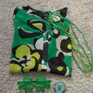 Sexy St. Patrick's Day top, sunglasses & necklaces Bundle